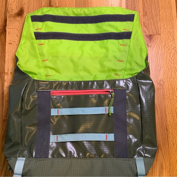 Patagonia Black Hole Messenger Bag 12L - Picture 4 of 8